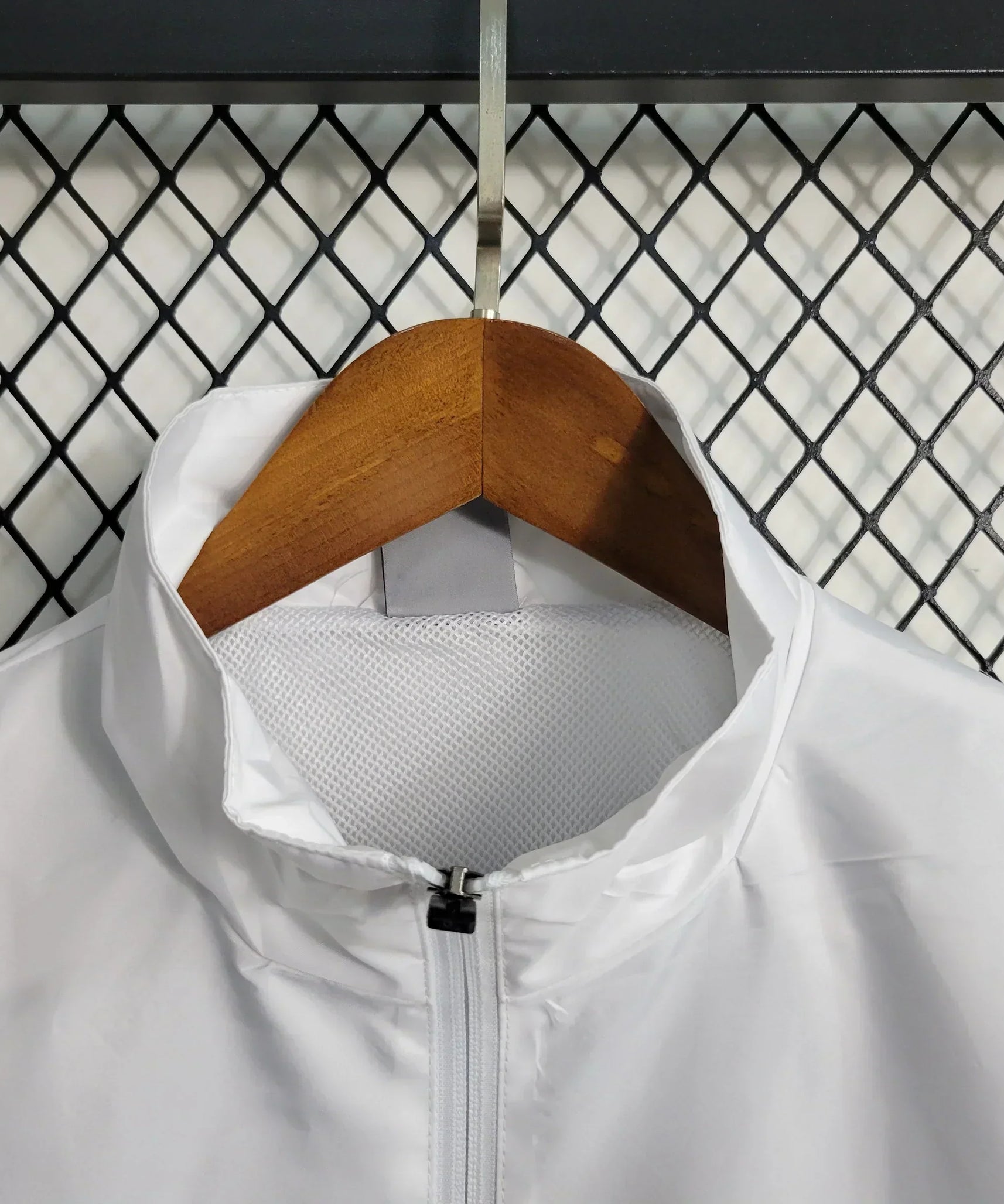Veste Coupe-Vent Milan 23/24 - Blanche et Noire