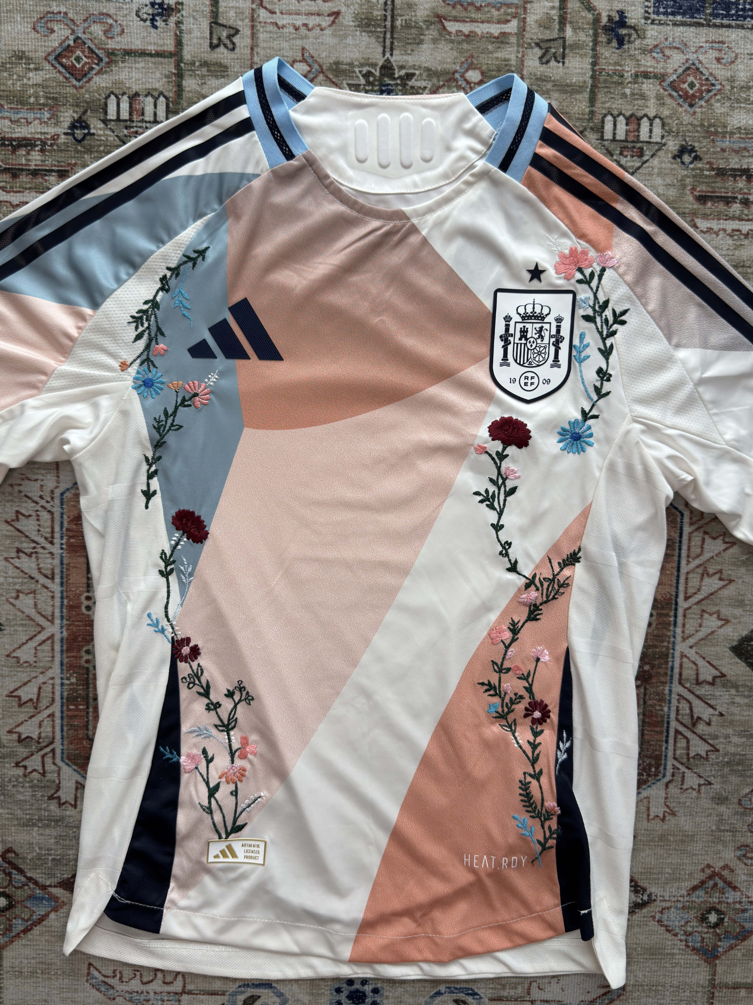Spain Embroidered Jersey 2022/2023