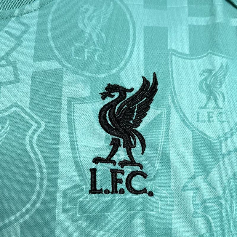 Liverpool 24-25 Trainning