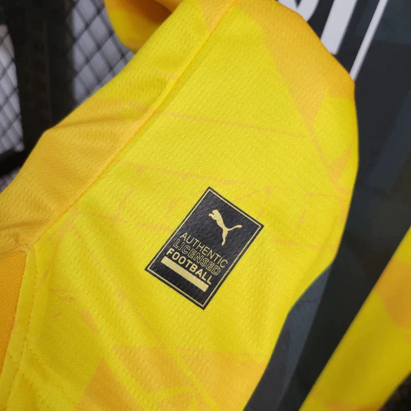 Borussia Dortmund "Royal Crest" Special
