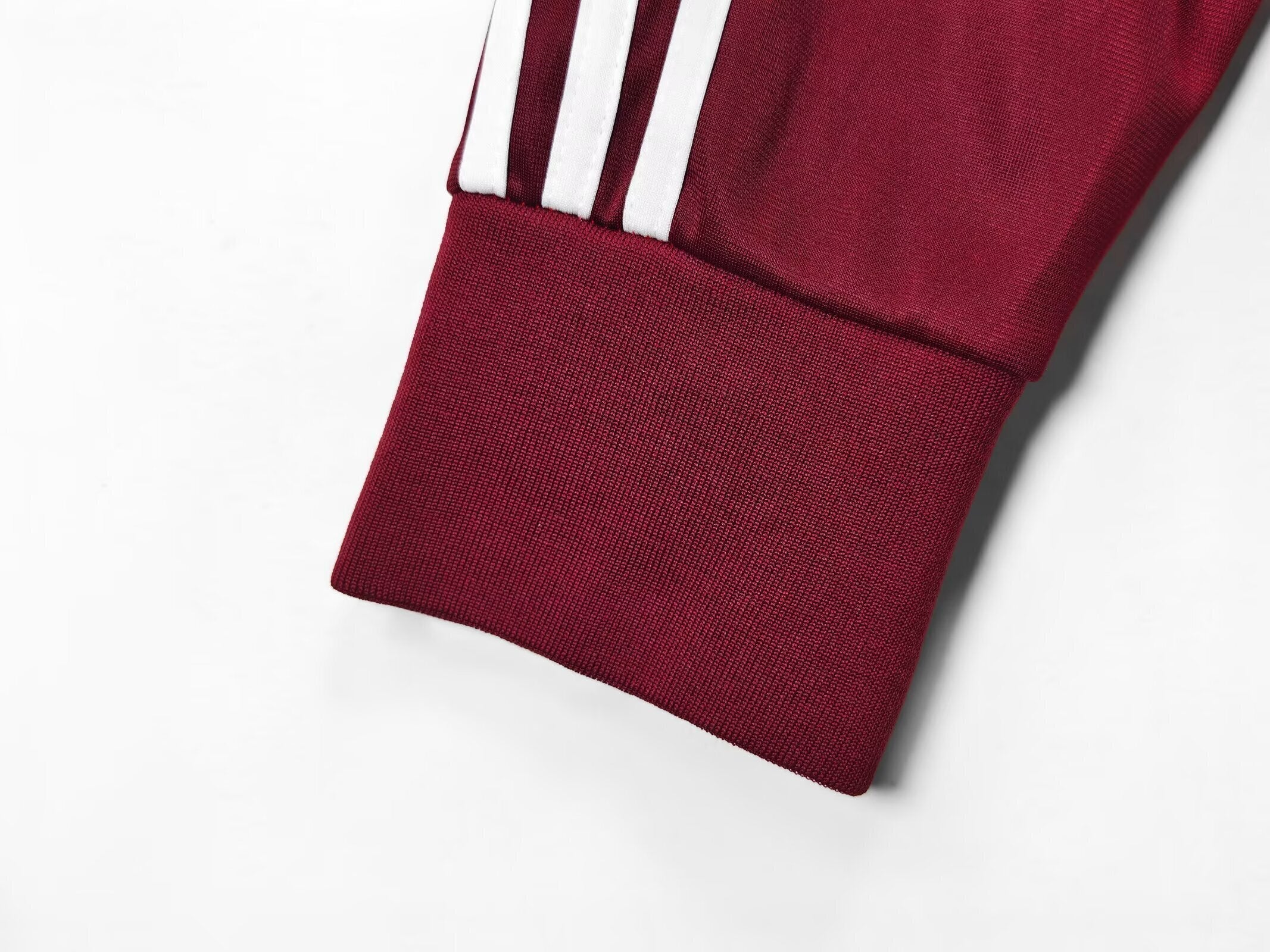 Football X Streetwear Rouge 2025-2026