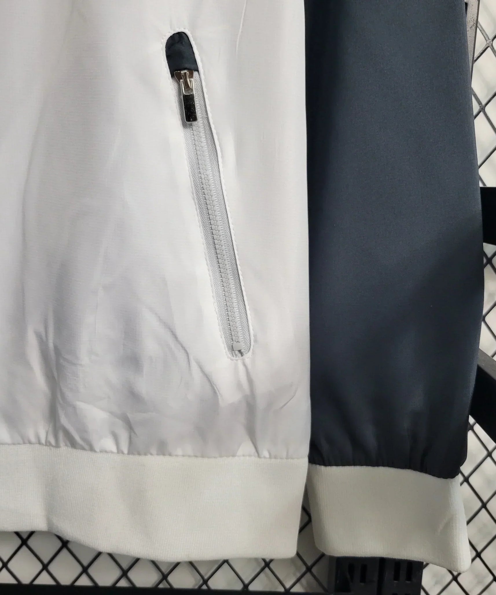 Chelsea Windbreaker Jacket 23/24 - White