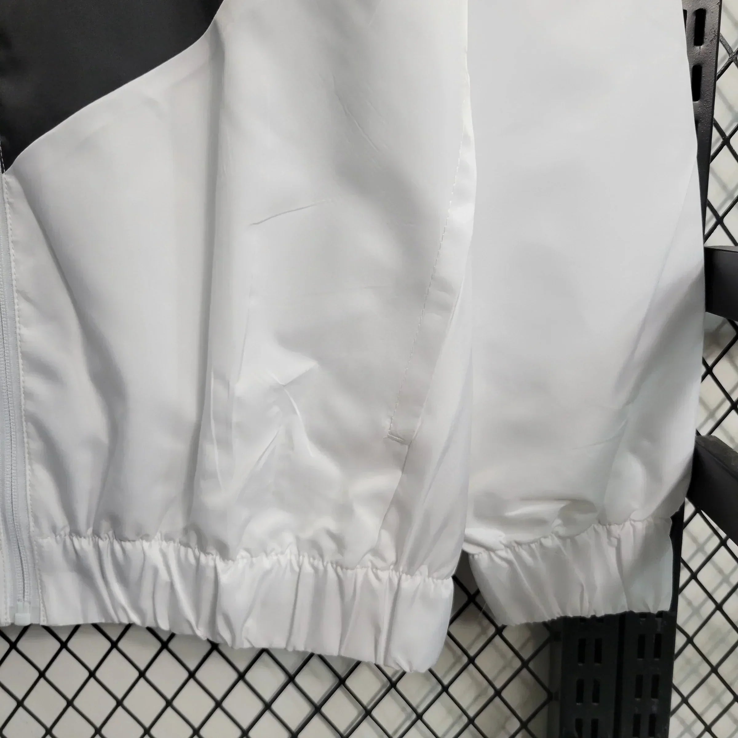 Veste Coupe-Vent Milan 23/24 - Blanche et Noire