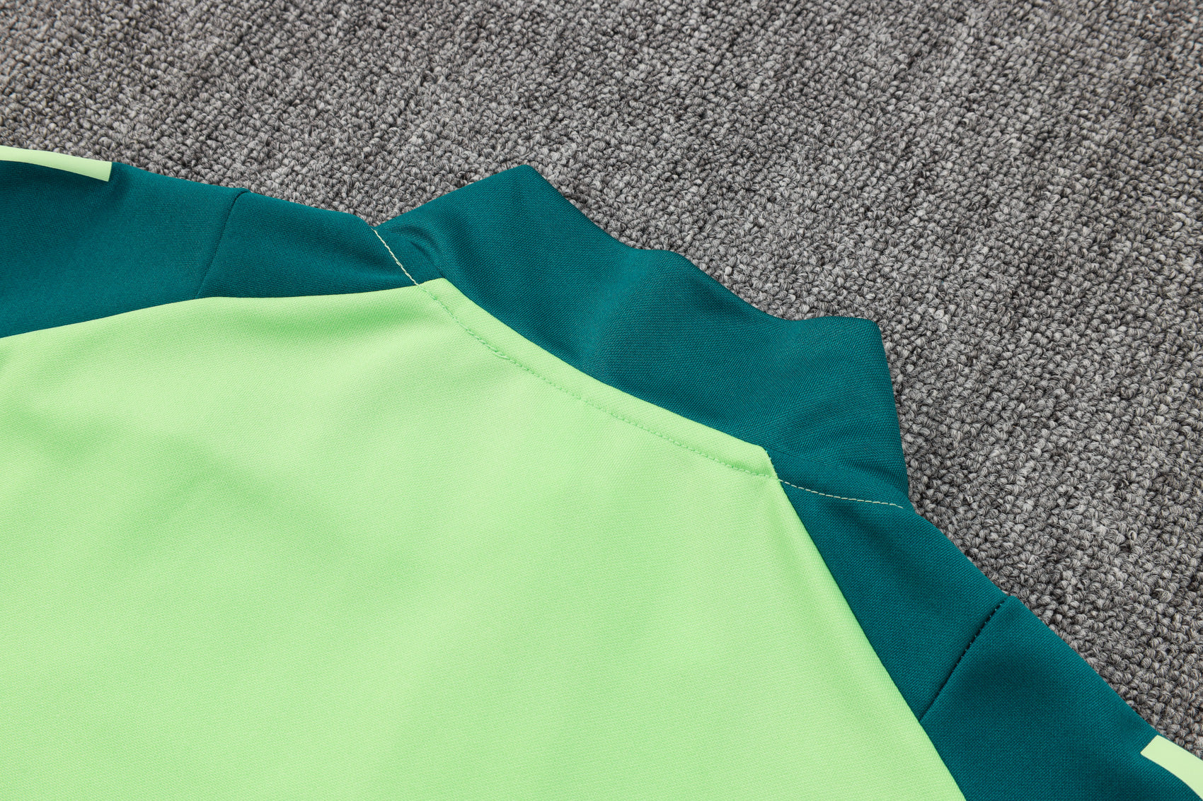 Survêtement Rouge Foncé et Vert Menthe Mexique